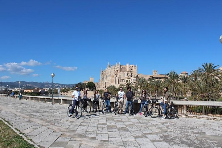 Easy Bike Tour in Palma