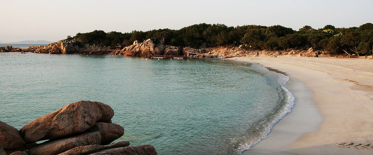 Spiaggia Cappriccioli din stațiunea Capriccioli