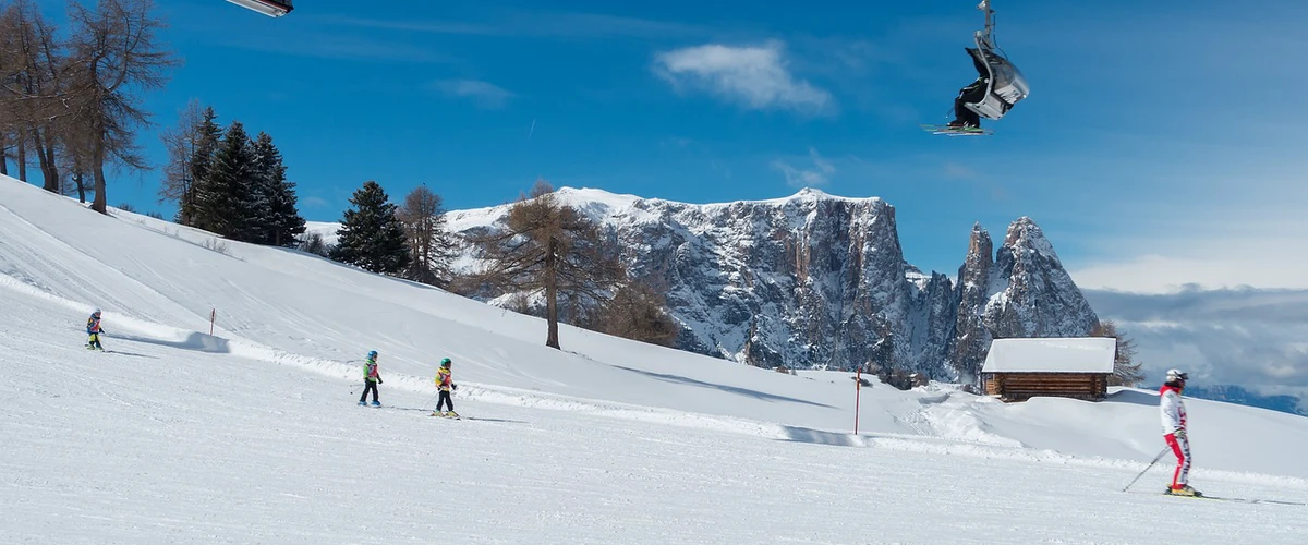 De ce e bine să urmezi cursurile unei scoli de ski in Bansko?