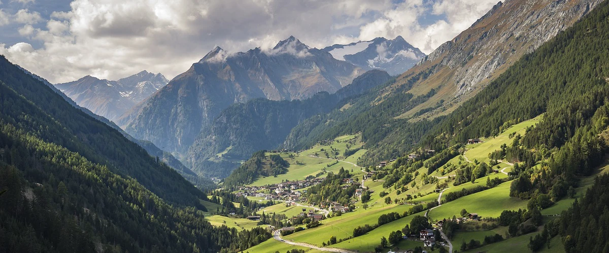 Explorează traseele montane din Austria