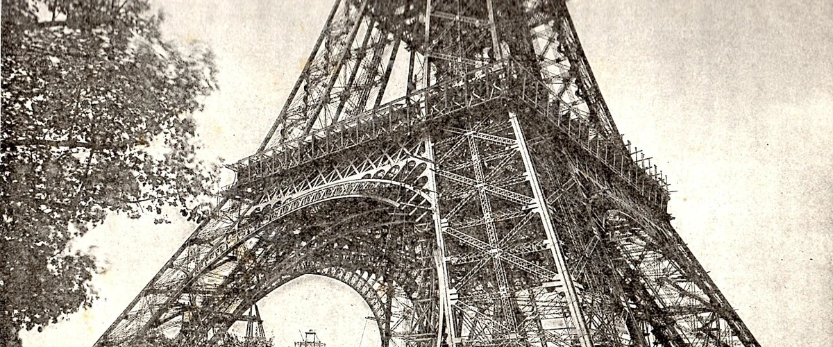 Gustave Eiffel, inginerul și arhitectul turnului, și-a construit un apartament la al treilea nivel