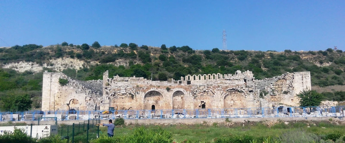 Güzeloba Mahallesi Kapalı Pazar