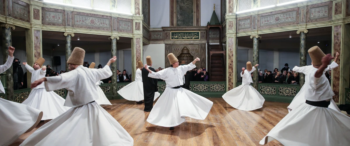 Ceremonia dervișului din Istanbul