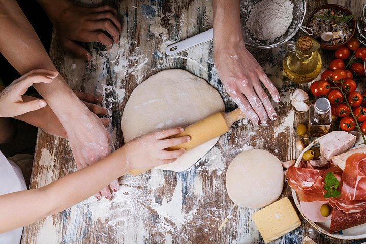 Making Pizza 