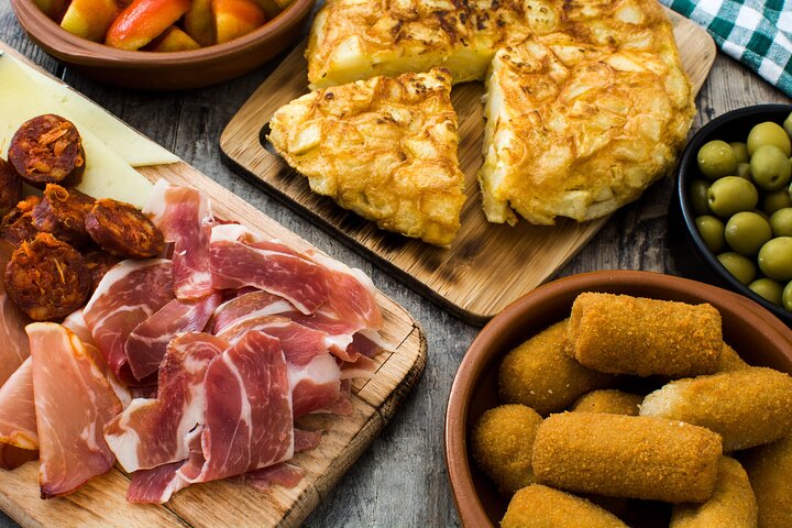 Come and taste the best Basque specialties with your "Happy Guides"!