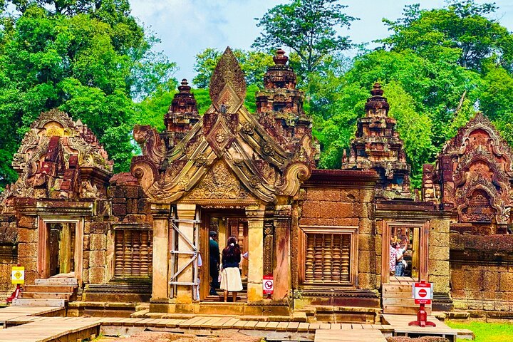 Bateay Srey temple