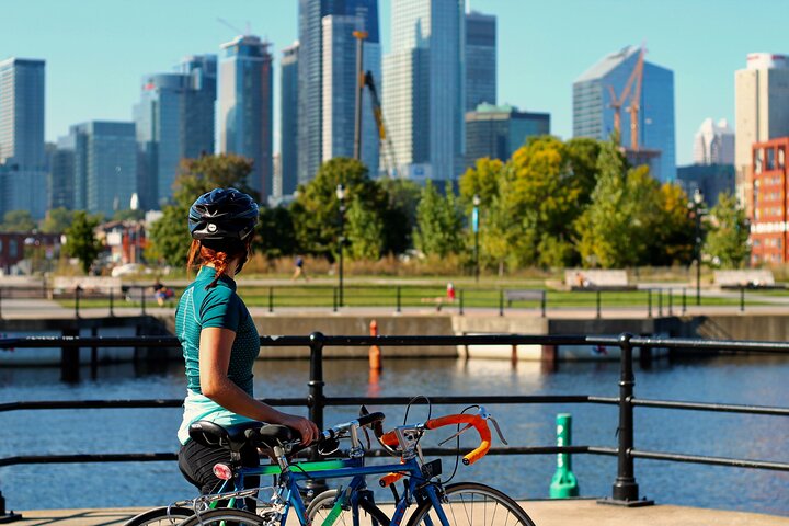 Montreal book a local host with City Unscripted