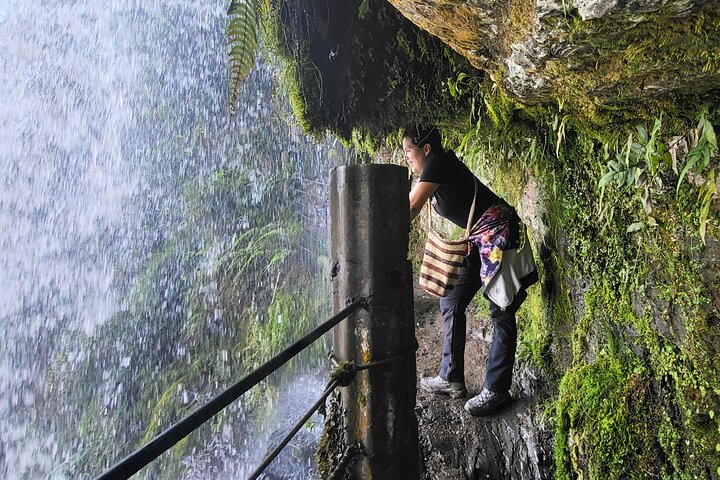 Hike to Colombia's Tallest Waterfalls: La Chorrera & El Chiflón Adventure from Bogotá