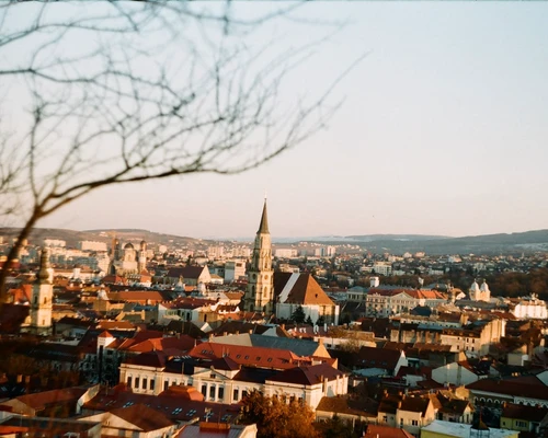 un port plin de bărci în cluj napoca