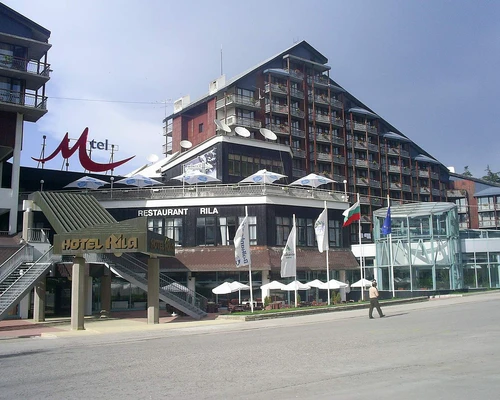 o clădire mare în borovets