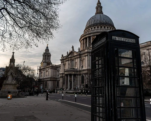 o clădire mare în londra