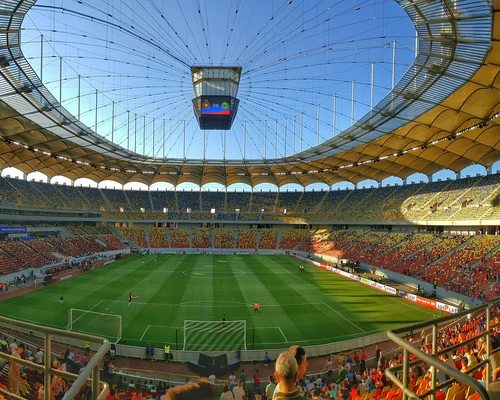 un stadion plin de oameni în bucurești