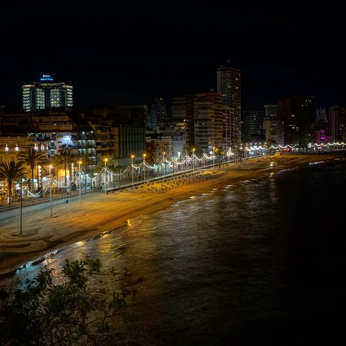 10 cele mai bune lucruri de făcut după cină în Benidorm