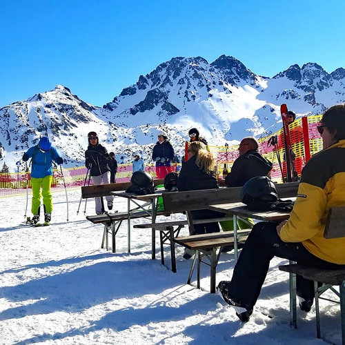 Tot ce trebuie să sti despre școala și cursurile de ski din Bansko