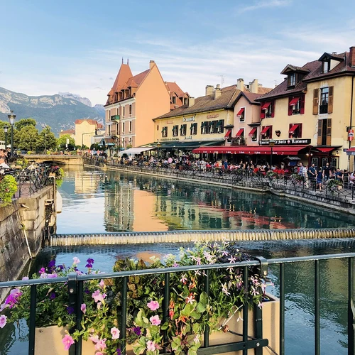 Cele mai bune 5 piețe din Annecy