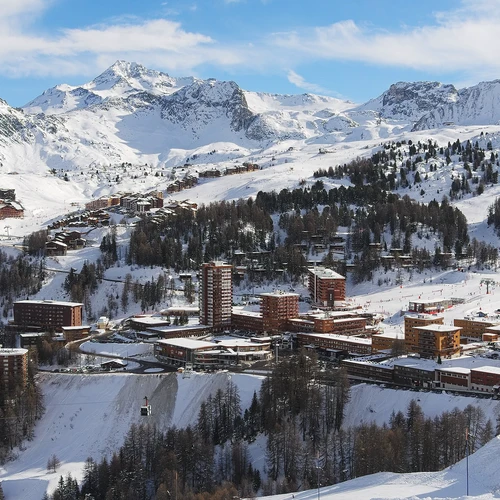 Cele mai bune stațiuni de schi din apropiere de Chambéry
