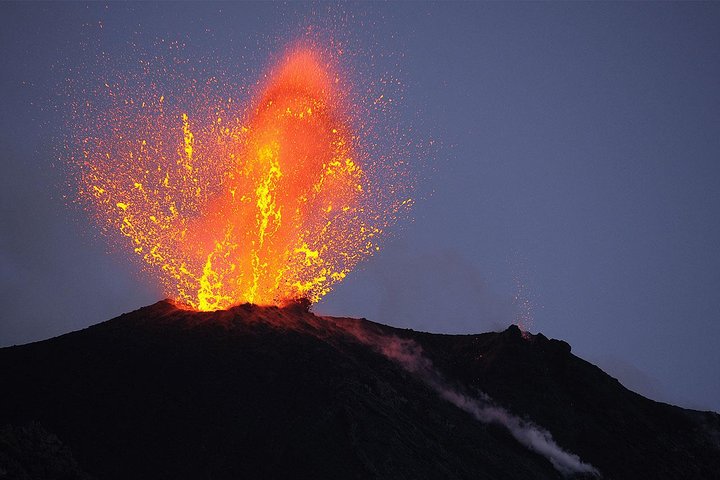 Strombolian eruption