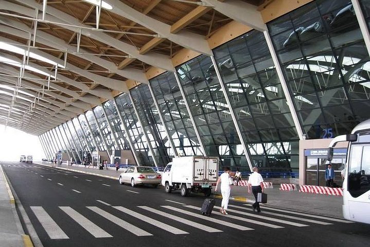 Private Transfer to HGH Airport 
