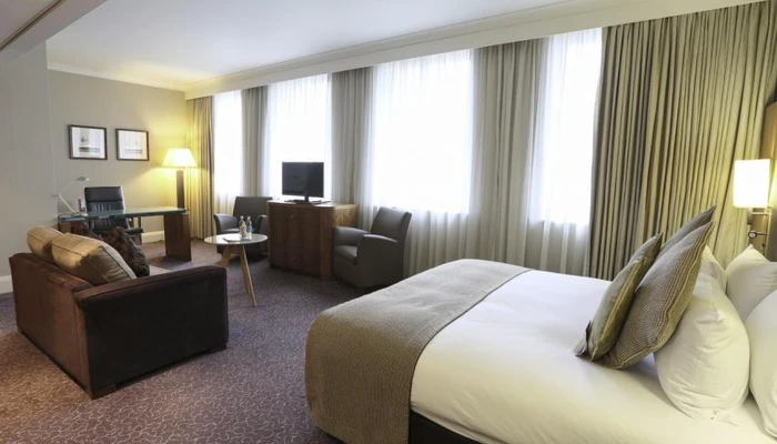 Crowne Plaza London Ealing Hotel 4* by Perfect Tour