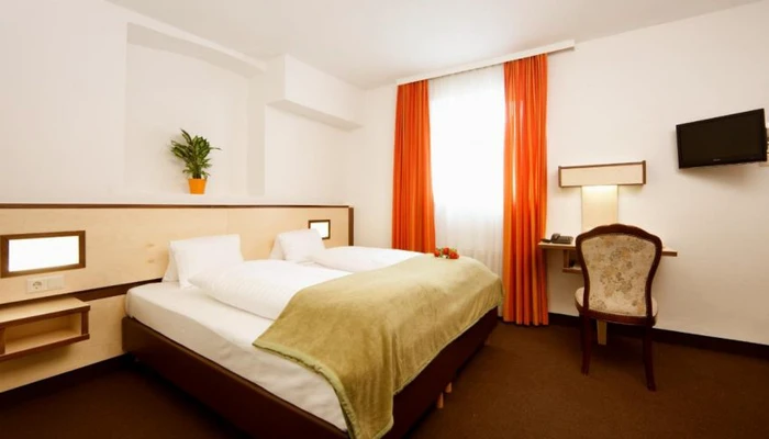 Goldene Krone Innsbruck Hotel 3* by Perfect Tour