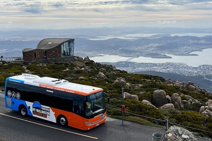 Spectacular views from the lookouts at the summit of kunanyi/Mount Wellington