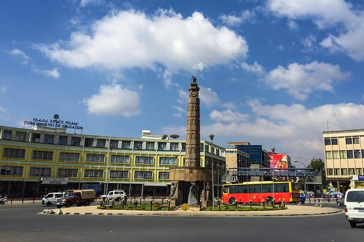 Victory Monument at 4Killo Square