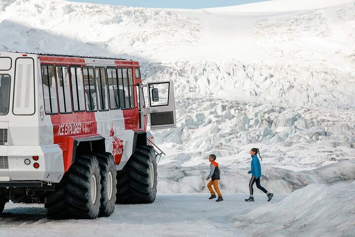 Columbia Icefield Snowcoach
