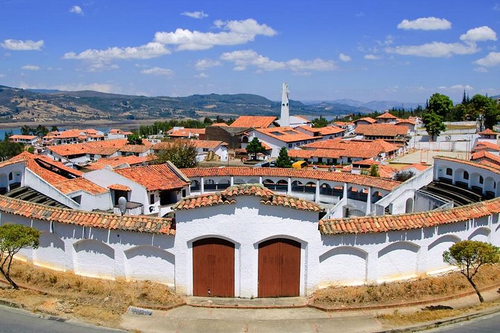 The village of Guatavit�