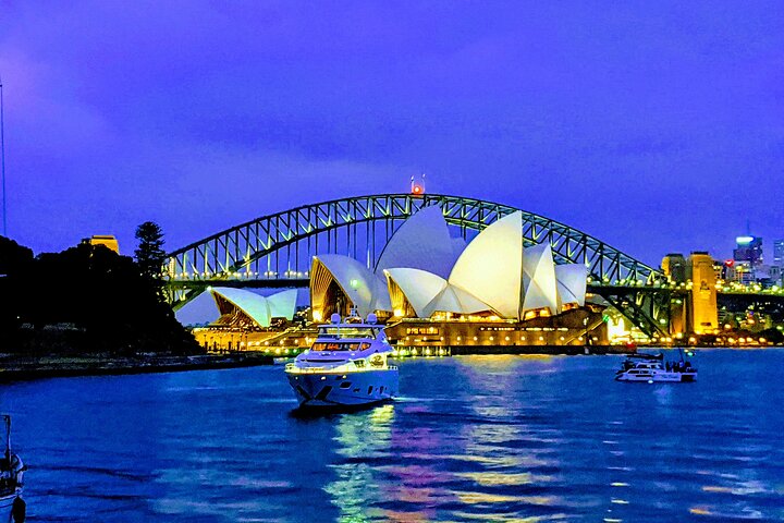 Sydney Opera House at twilight