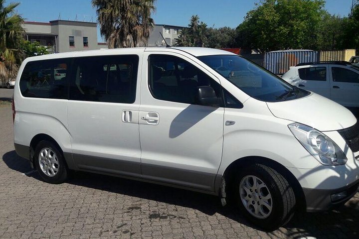 Hyundai H1 used for tours and transfers. 