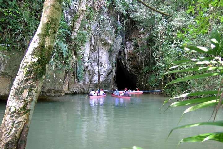 Entrance to Barton Creek Cave