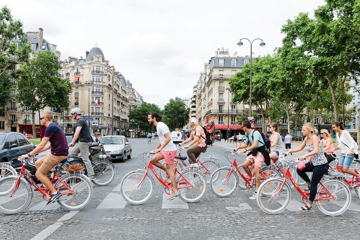 Cruise through Paris by Bike!