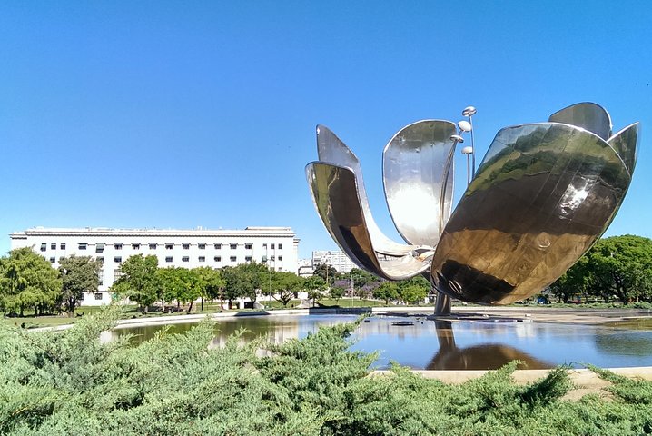 Floralis Generica