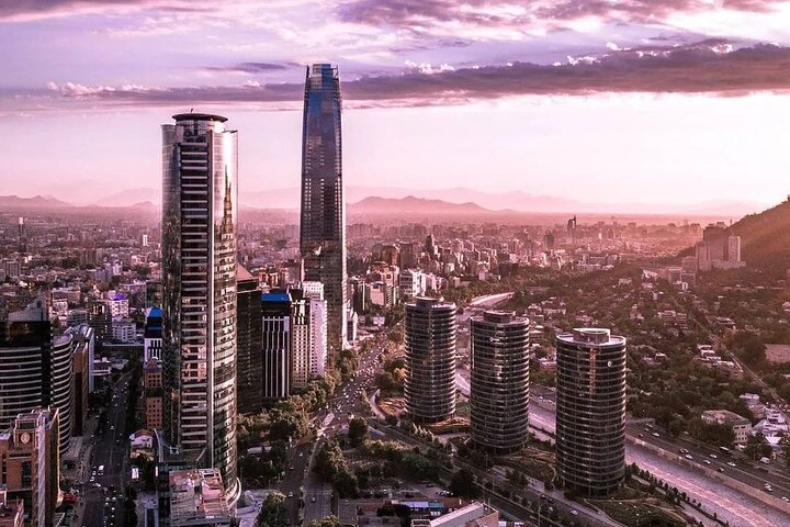 Soaking up the sunset glow over vibrant Santiago, Chile! This bustling metropolis offers something for everyone, from world-class museums to delicious cuisine!