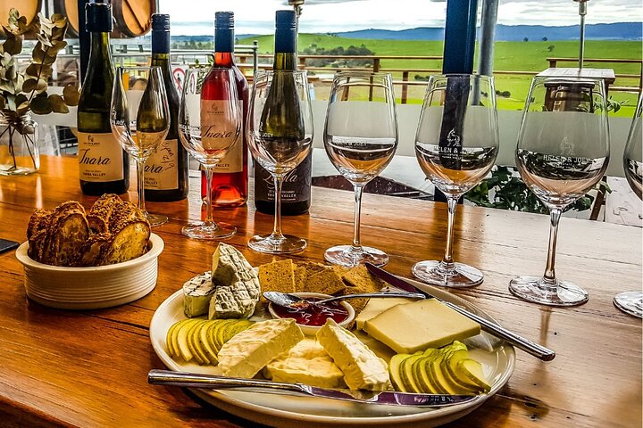 Our lunch venue offers a wide selection of quality dishes for you to enjoy
