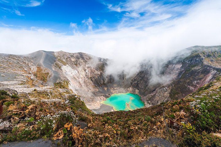 Cartago Highlights: Irazu Volcano- Orosi Valley- Ujarras Ruins- Cachi lake. Private Tour from San Jose