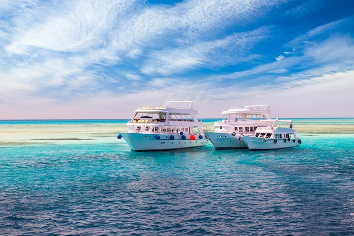 Life is better on the water! Embrace the waves and let your adventures set sail! #WaterWonders #BoatLife #SunnyAdventures